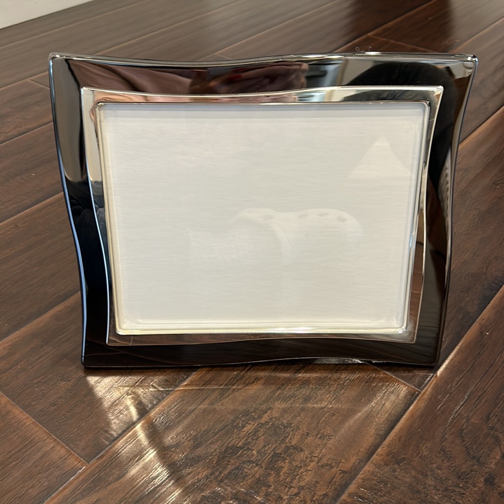 2 Picture frames for $20 - Picture 7 of 14